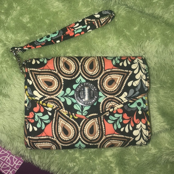 Vera Bradley Handbags - Vera Bradley Turn Wristlet